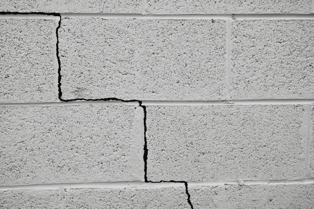 When to Worry About Cracks in Foundation: Key Warning Signs | A&M Home ...