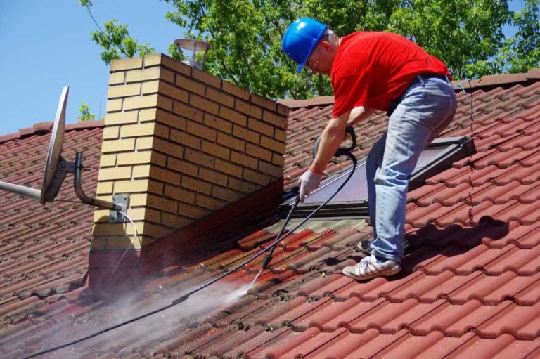 What Causes Roof Granule Loss And When Northern Indiana Homeowners Should Be Concerned