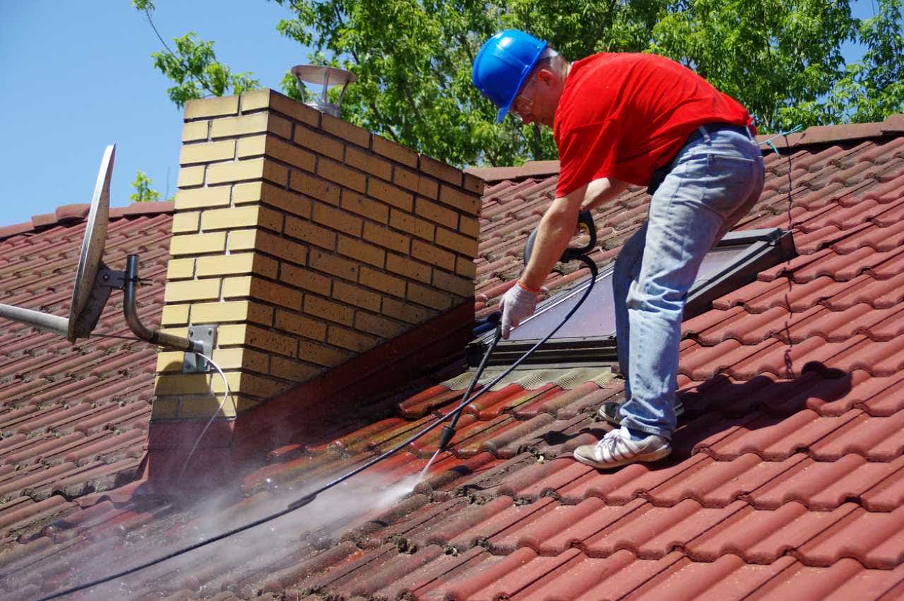How To Get Moss Off Your Roof: Effective Ways in the Northern Indiana Area 5 remove the moss roof